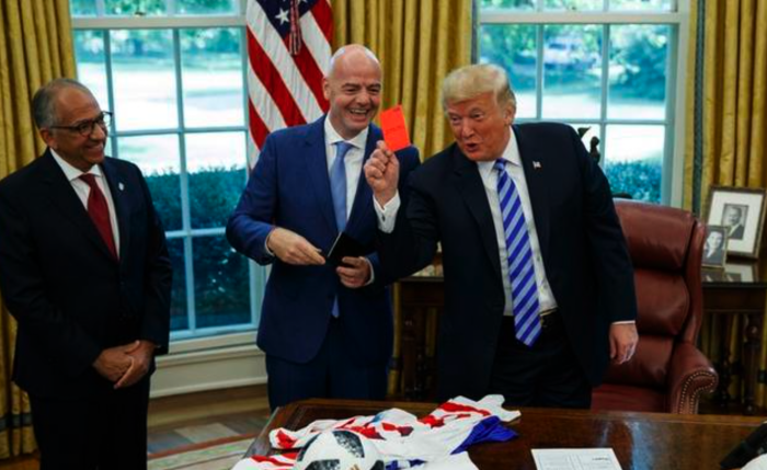 Tổng thống Trump đứng về phía Chủ tịch FIFA Infantino giữa làn sóng chỉ trích