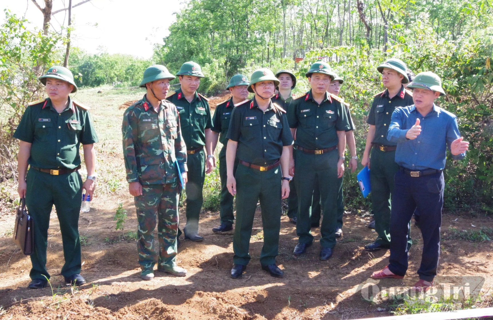 Lãnh đạo Quân khu 4 kiểm tra, khảo sát công tác tìm kiếm, quy tập hài cốt liệt sĩ hy sinh tại căn cứ Cồn Tiên