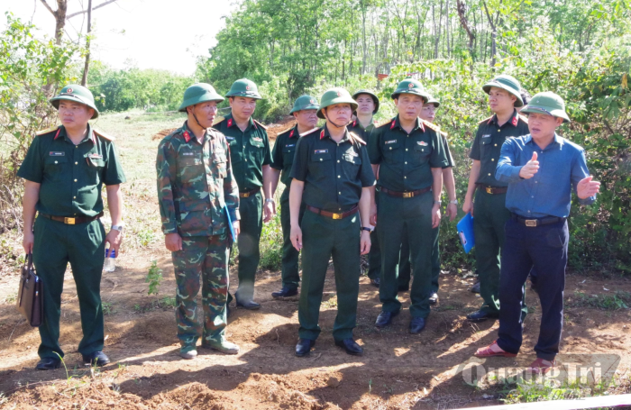 Lãnh đạo Quân khu 4 kiểm tra, khảo sát công tác tìm kiếm, quy tập hài cốt liệt sĩ hy sinh tại căn cứ Cồn Tiên