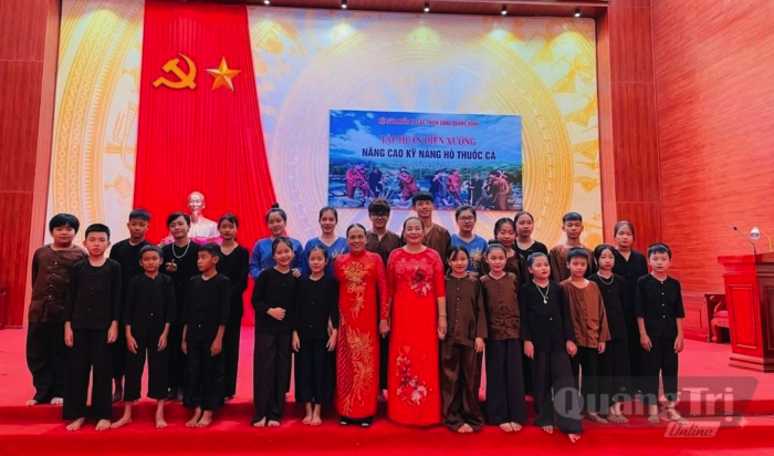 Người gìn giữ hồn dân ca Minh Hóa