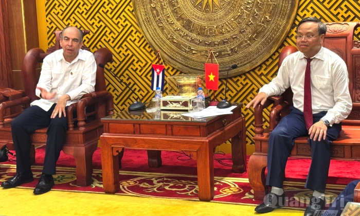 Lãnh đạo tỉnh tiếp xã giao đoàn công tác Đại sứ quán Cuba tại Việt Nam
