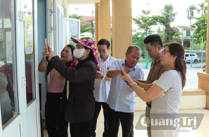 Đổi mới cách lắng nghe dân