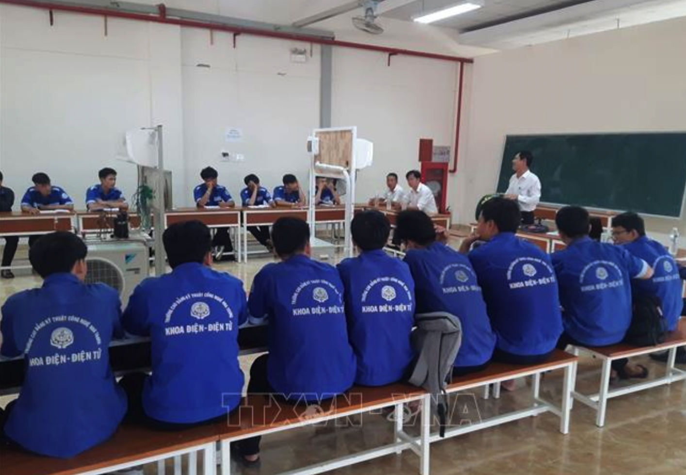 Thời gian làm việc được thiết kế phù hợp, 44 tuần đối với giáo viên dạy phần chuyên môn nghề. Ảnh tư liệu