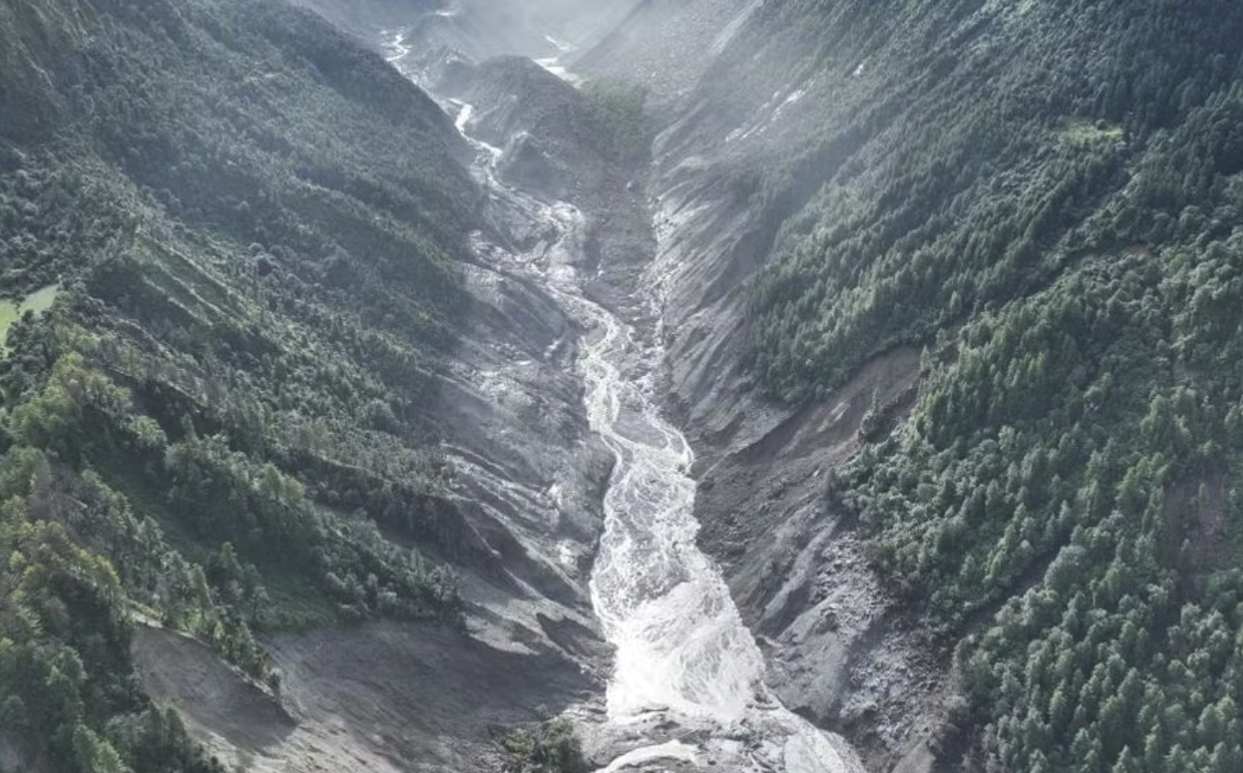 Một khu vực bị sạt lở đất ở Nepal. (Ảnh: Tân Hoa Xã)