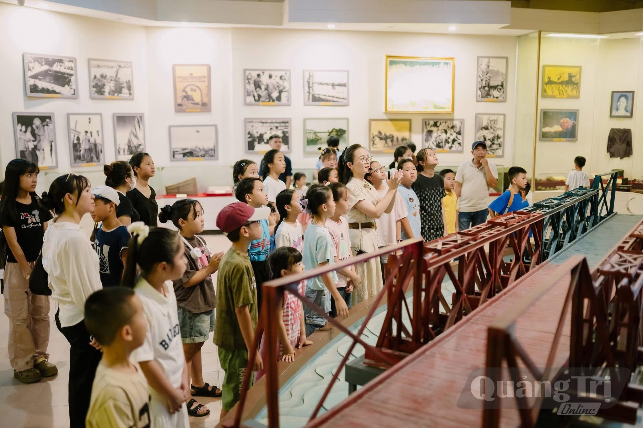 Dấu ấn Cách mạng Tháng Tám qua những hiện vật lịch sử