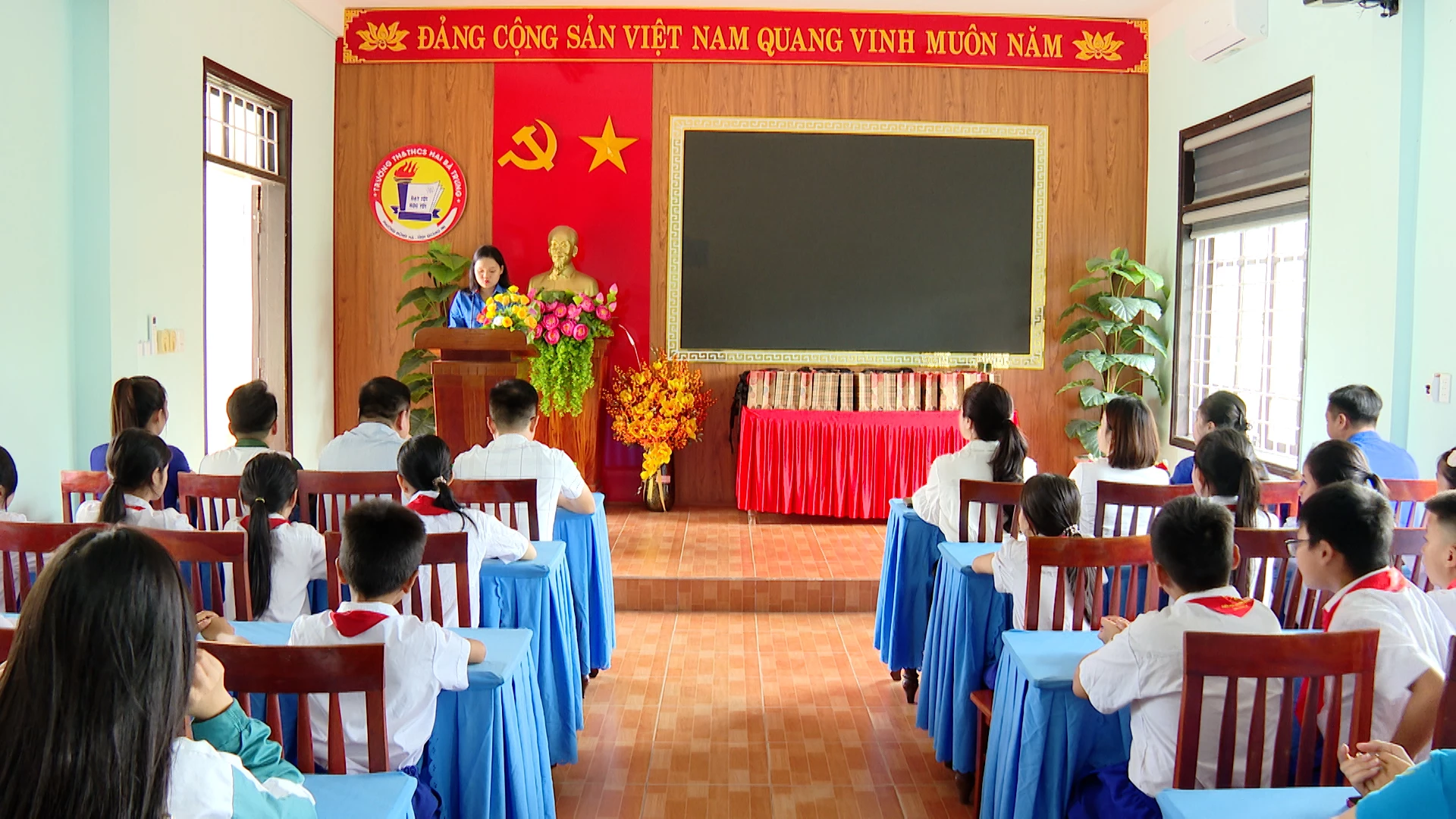 
Lớp học hè do Đoàn phường Đông Hà tổ chức cho các em học sinh có hoàn cảnh khó khăn trên địa bàn - Ảnh: ĐPĐH