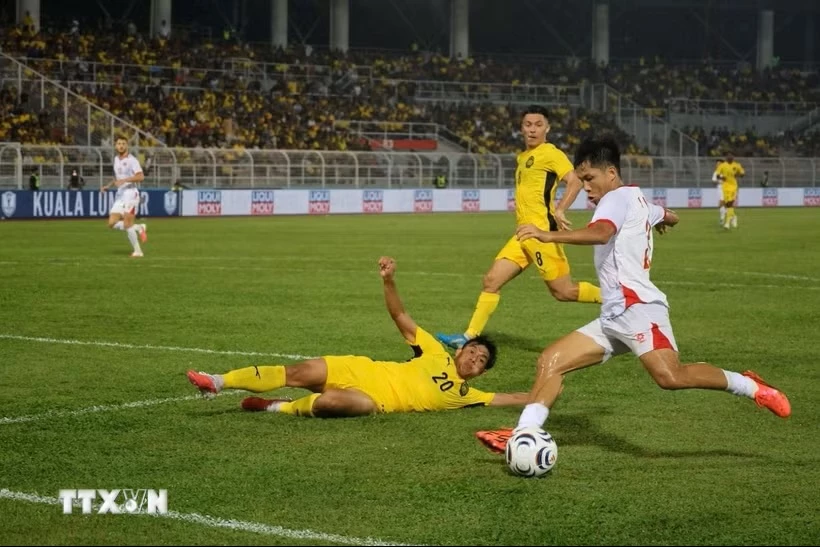 Việt Nam quyết vượt qua Malaysia để thẳng tiến chung kết ASEAN Cup 2026. (Ảnh: Thanh Bình/TTXVN)