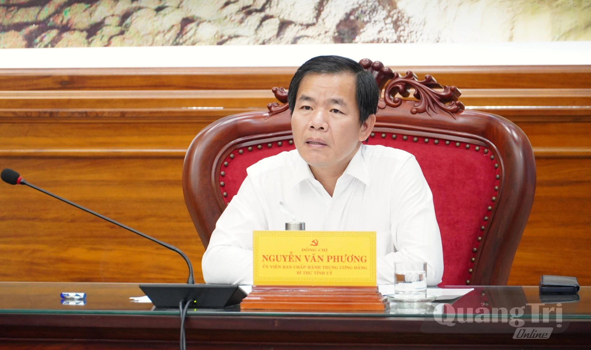 Đồng chí Nguyễn Văn Phương, Bí thư Tỉnh ủy chủ trì buổi làm việc - Ảnh: Q.V