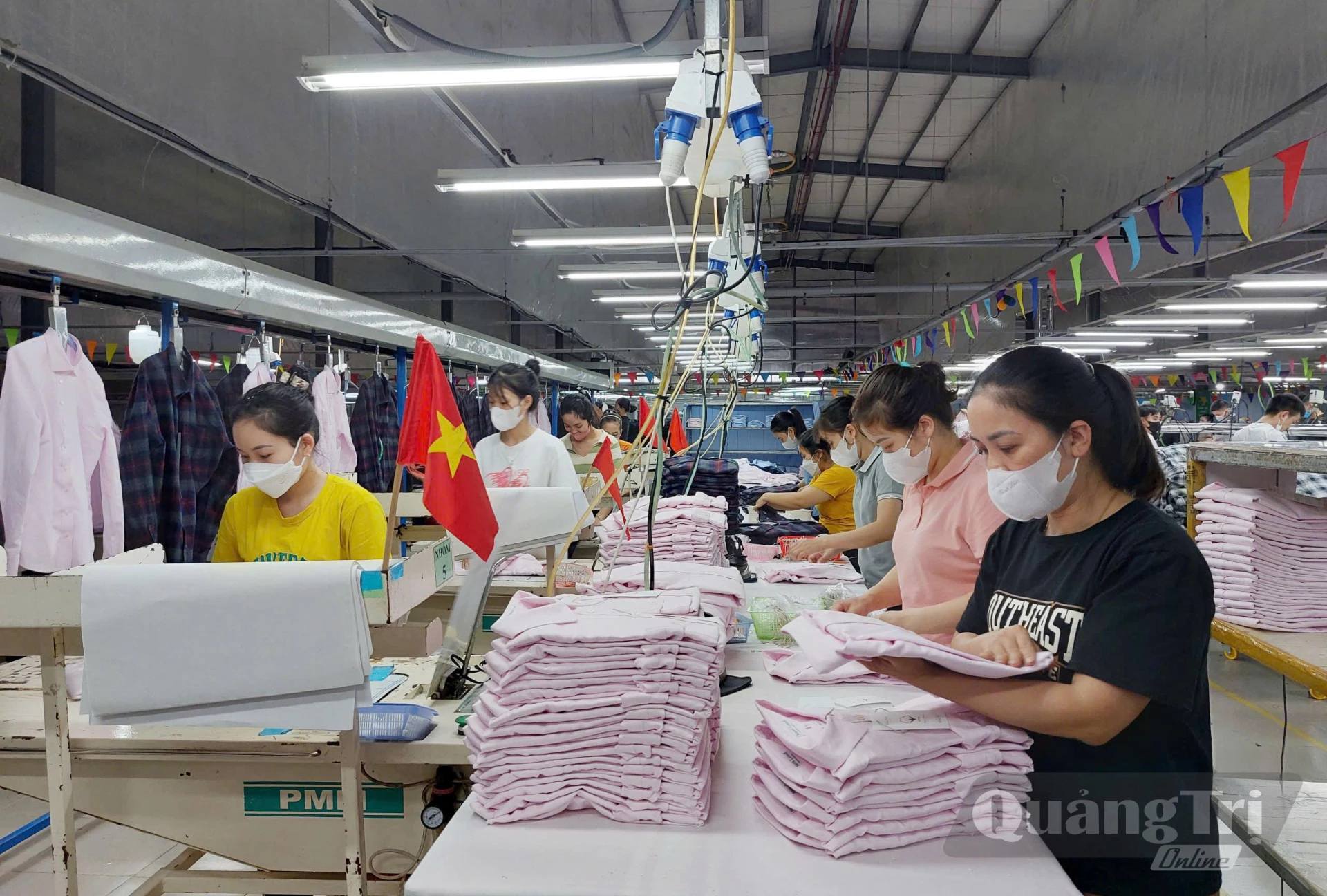 Việc đơn giản hóa thủ tục hành chính giúp doanh nghiệp hoạt động thuận lợi hơn - Ảnh: Đ.N