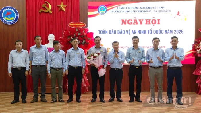 Trường trung cấp Công nghệ-Du lịch số 10: Tổ chức Ngày hội 'Toàn dân bảo vệ an ninh Tổ quốc'