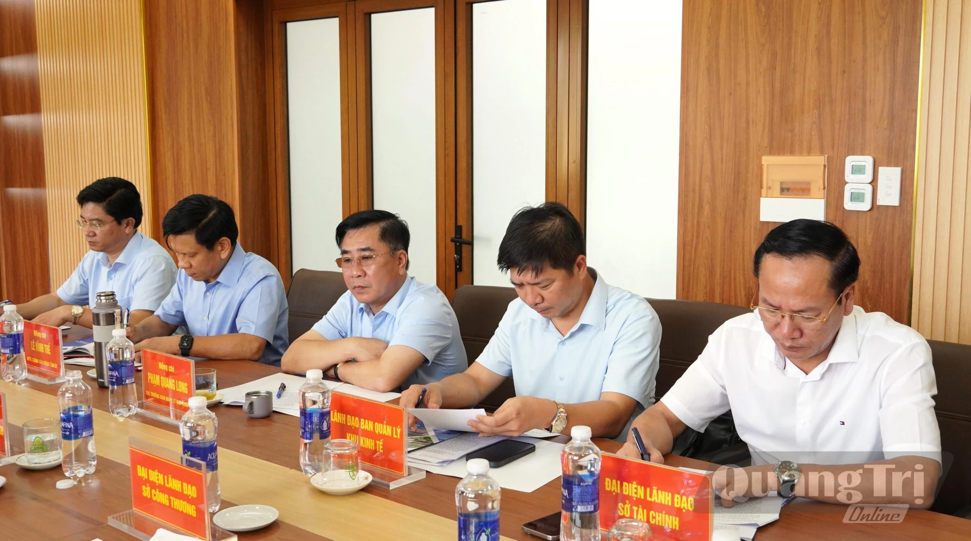 Đại biểu tham dự buổi làm việc - Ảnh: Q.V