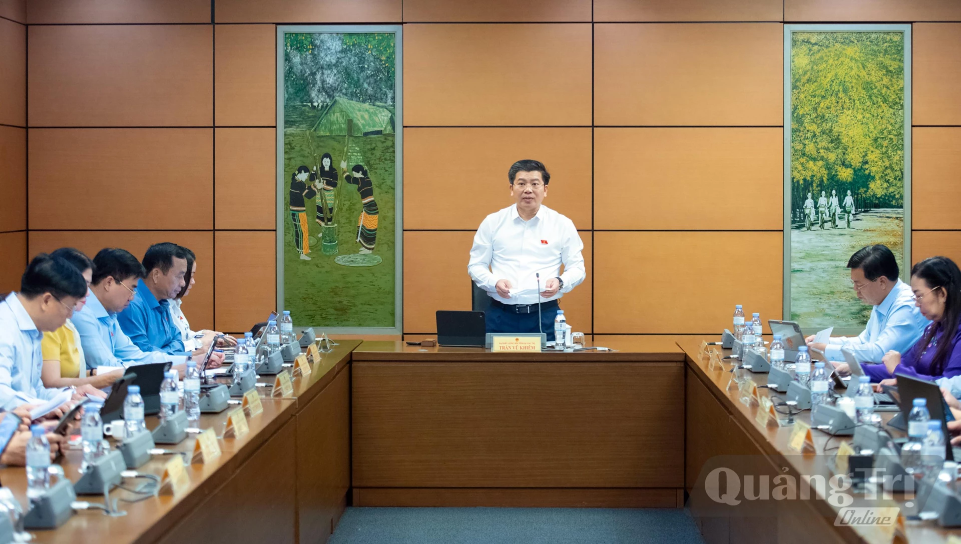 Đại biểu Quốc hội tỉnh đề xuất hoàn thiện chính sách về lao động, hòa giải ở cơ sở và xuất bản