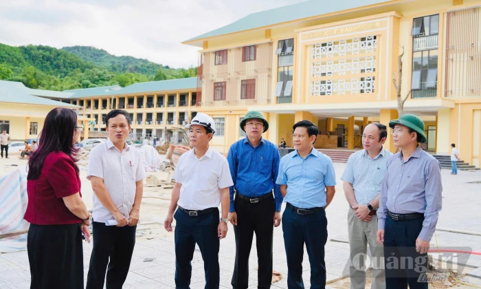 Đẩy nhanh tiến độ thi công các dự án Trường nội trú tiểu học và THCS
