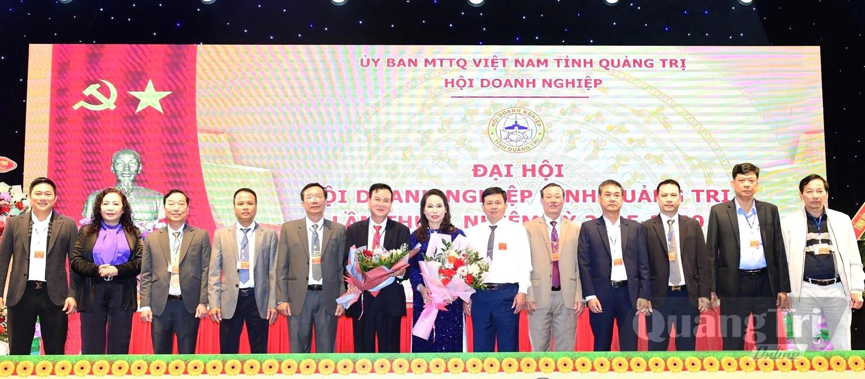 Ra mắt Ban Chấp hành Hội Doanh nghiệp tỉnh lần thứ I, nhiệm kỳ 2025-2030 - Ảnh: M.L