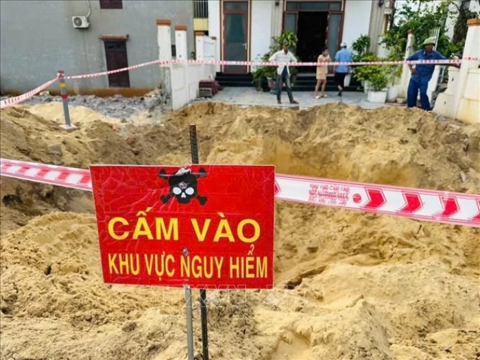 Xử lý an toàn quả bom còn sót lại sau chiến tranh tại Đồng Hới