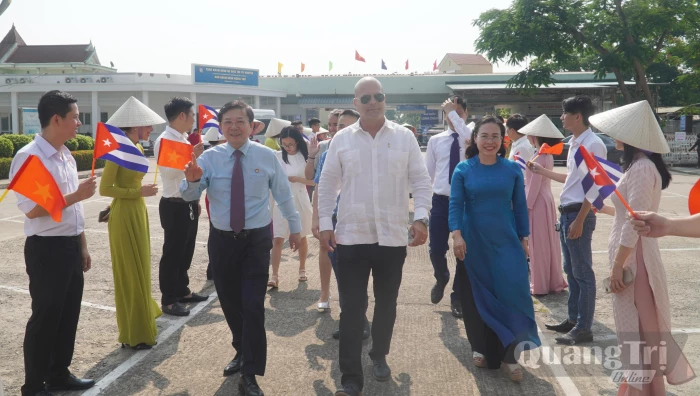 Mối tình hữu nghị vượt thời gian