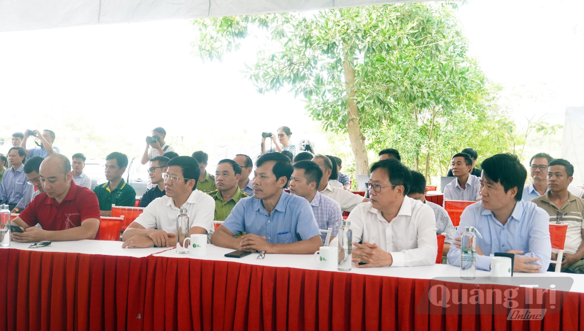Đại biểu tham dự sự kiện - Ảnh: N.M