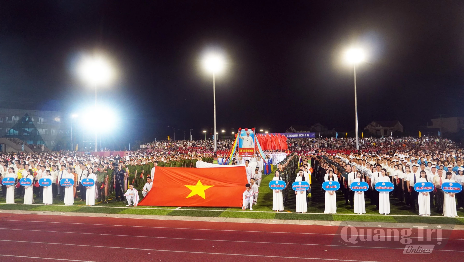 Quang cảnh lễ khai mạc - Ảnh: N.M