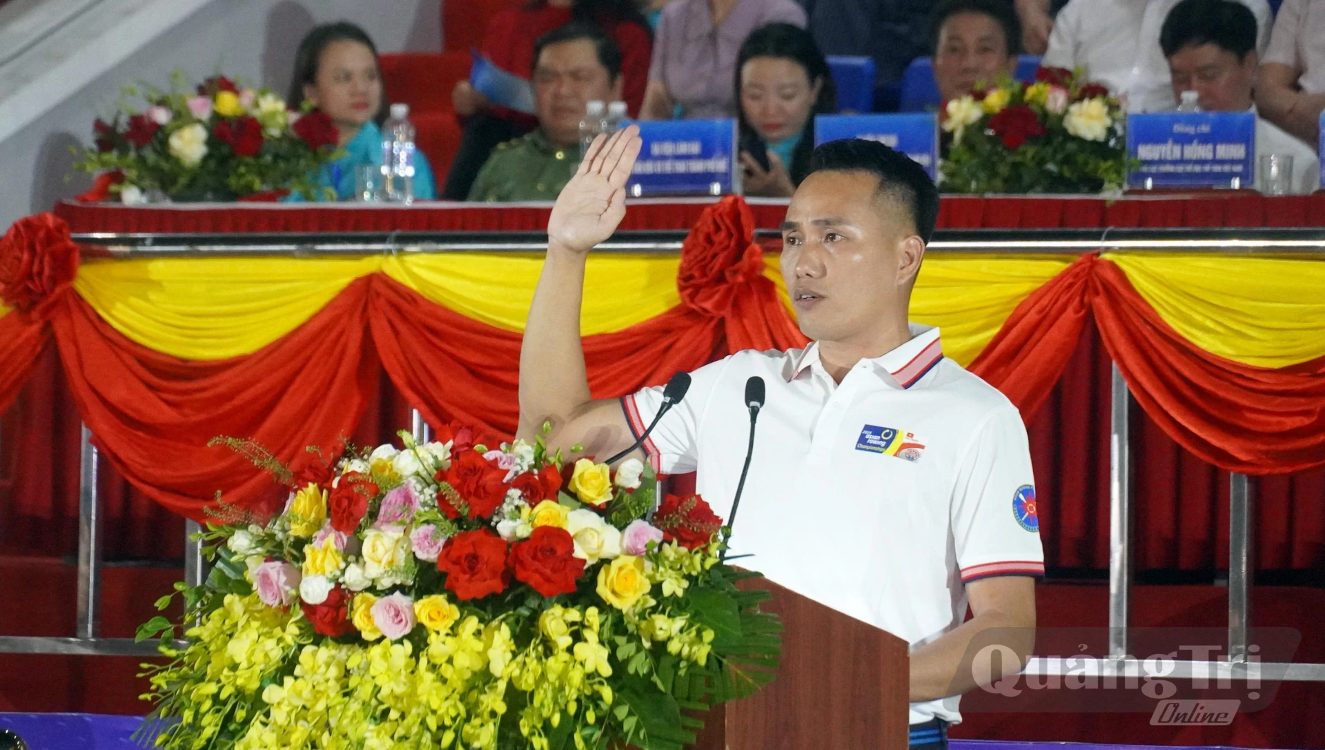 Vận động viên tuyên thệ - Ảnh: N.M