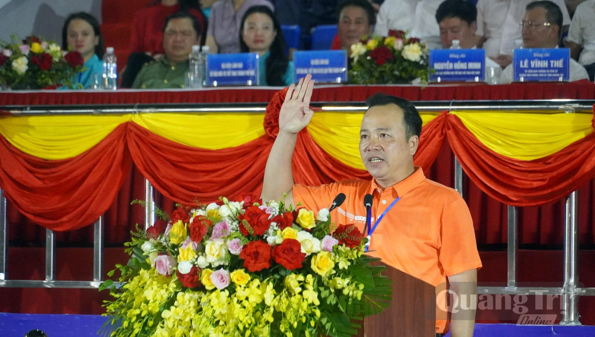 Trọng tài tuyên thệ - Ảnh: N.M