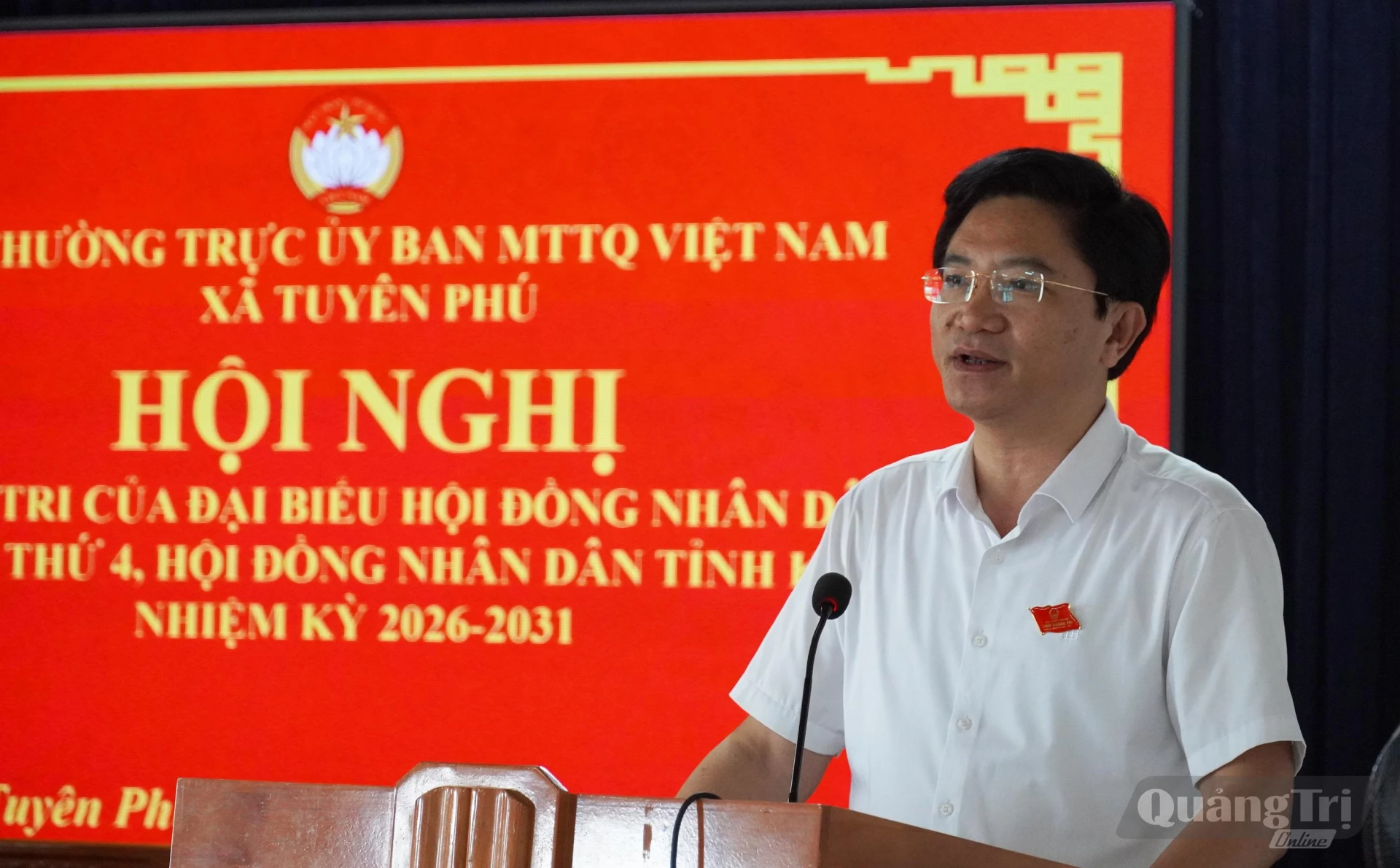 Đồng chí Trương An Ninh, Ủy viên Ban Thường vụ, Trưởng Ban Tuyên giáo và Dân vận Tỉnh ủy phát biểu tại hội nghị tiếp xúc cử tri - Ảnh: X.P