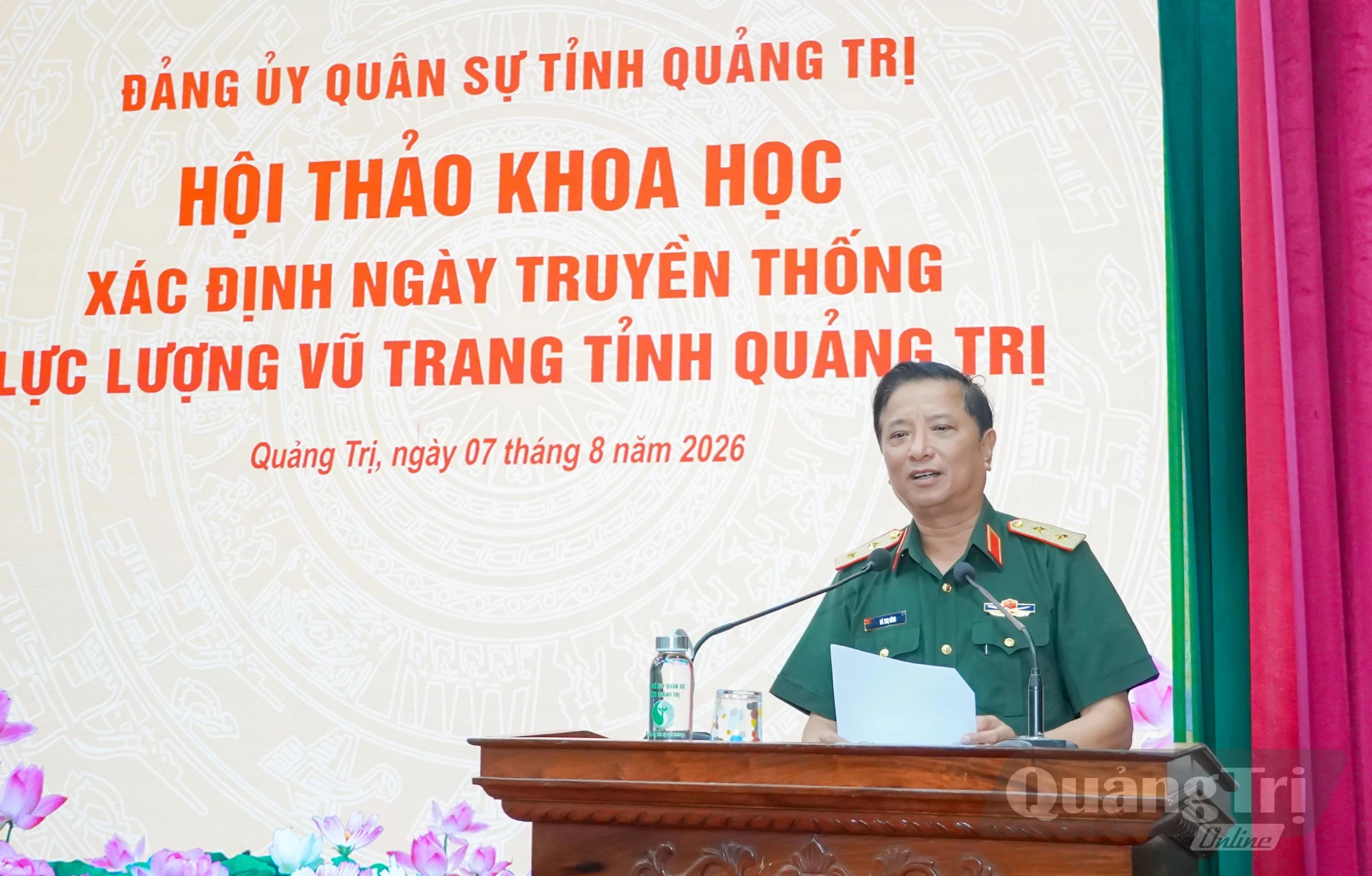 Đồng chí Trung tướng Hà Thọ Bình, Phó Bí thư Đảng ủy, Tư lệnh Quân khu 4 phát biểu tại hội thảo - Ảnh: N.H

