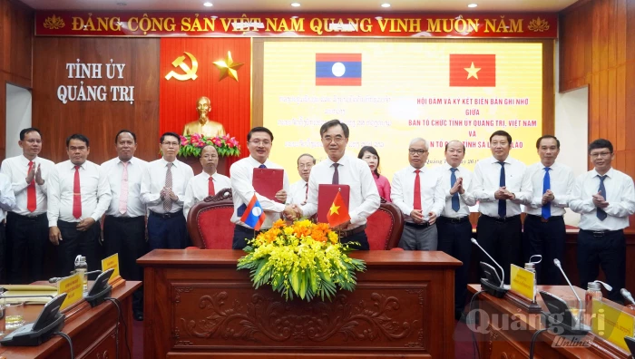 Quảng Trị-Sả Lạ Văn tăng cường hợp tác trong công tác tổ chức xây dựng Đảng