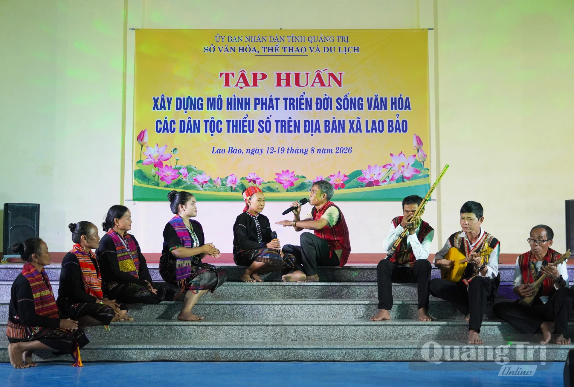 Một tiết mục truyền thống đặc sắc của các học viên lớp tập huấn tại xã Lao Bảo - Ảnh: X.P
