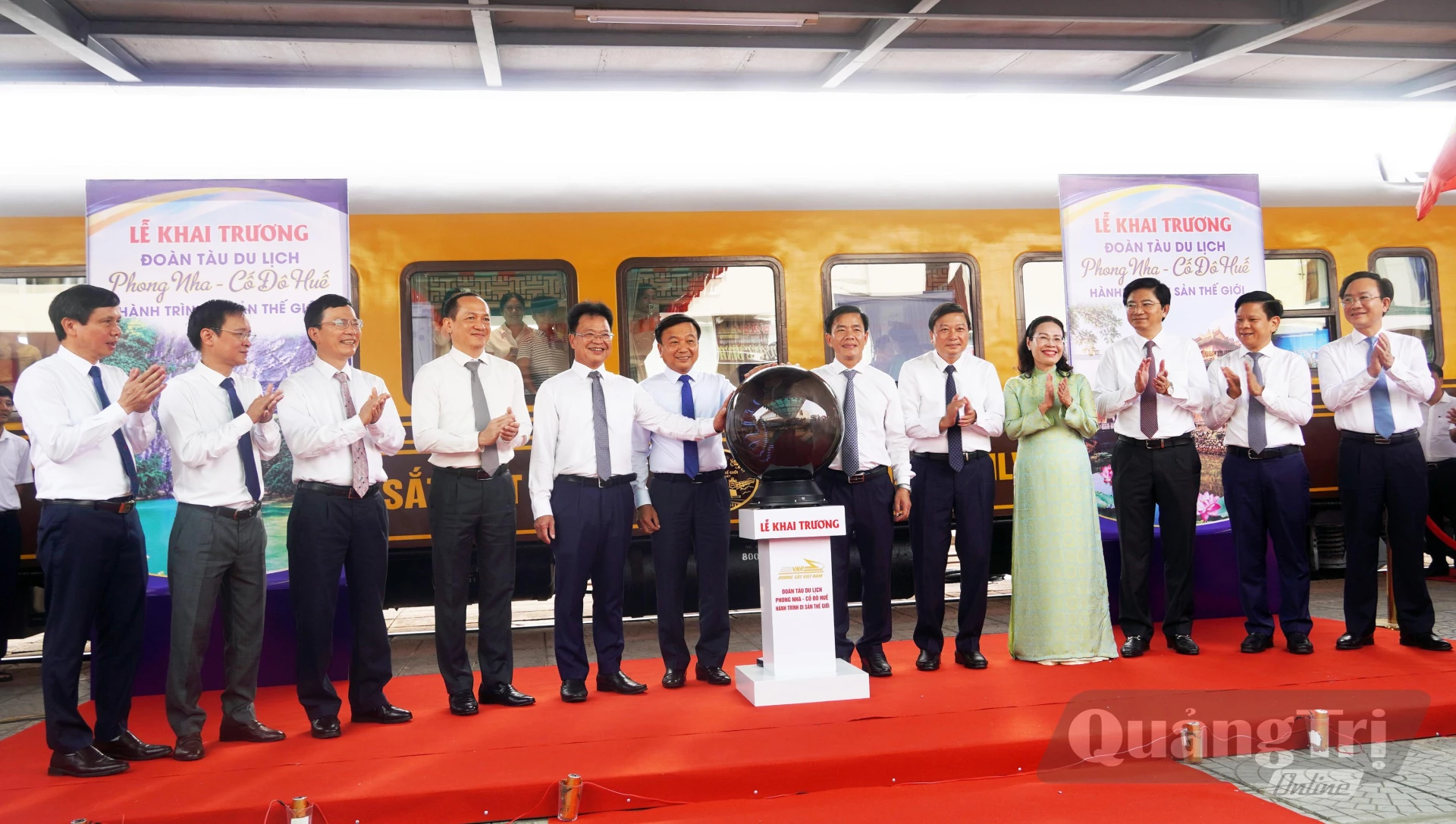 Khai trương đoàn tàu du lịch 'Phong Nha-Cố đô Huế: Hành trình Di sản thế giới'