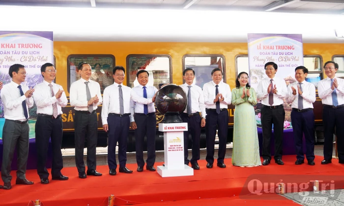 Khai trương đoàn tàu du lịch 'Phong Nha-Cố đô Huế: Hành trình Di sản thế giới'