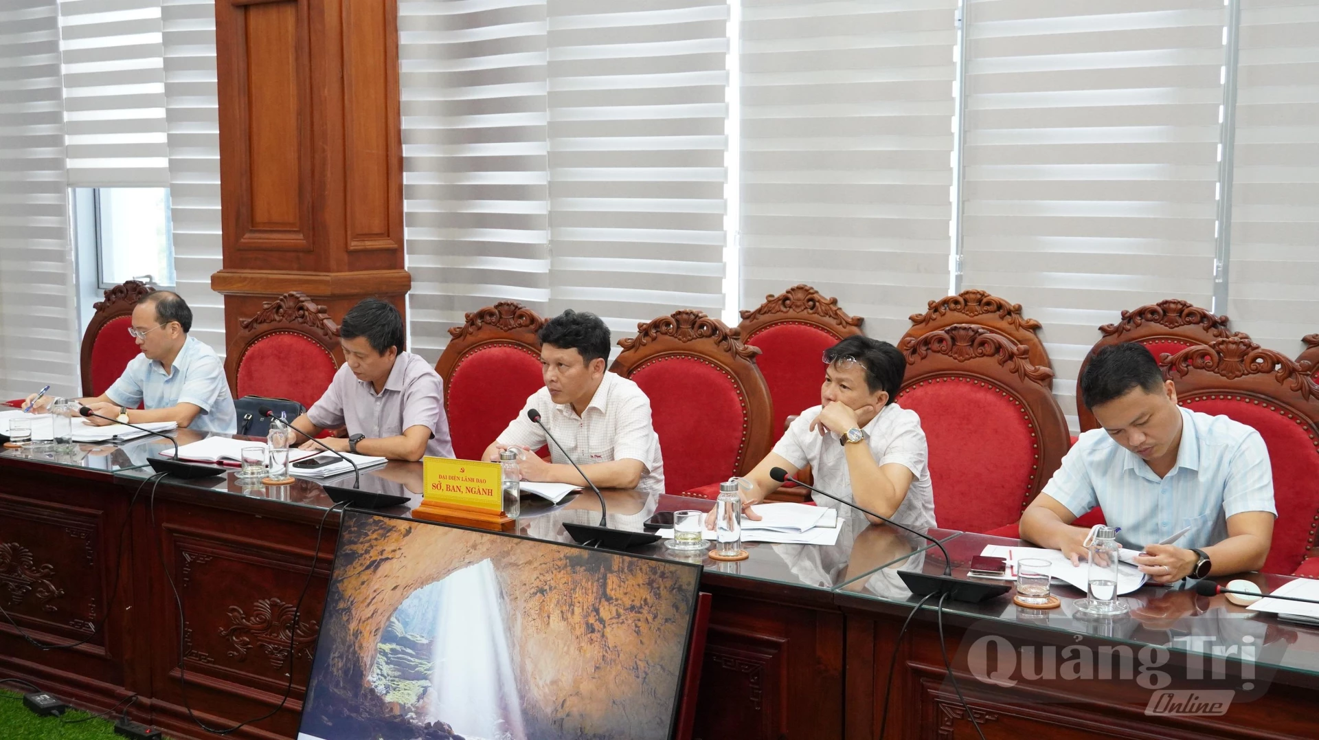 Đại biểu tham dự buổi làm việc - Ảnh: Q.V