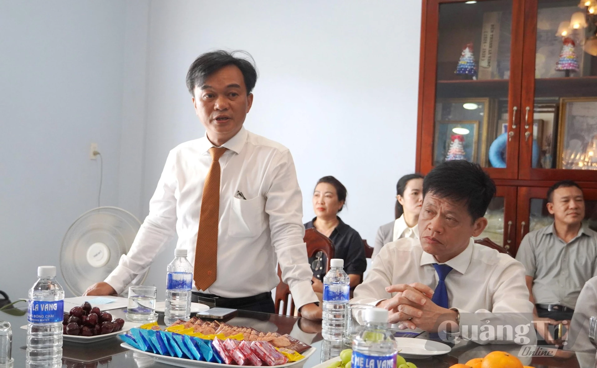 Đồng chí Nguyễn Chiến Thắng, Phó Bí thư Tỉnh ủy, Chủ tịch Ủy ban MTTQ Việt Nam tỉnh phát biểu chúc mừng Đại hội hành hương Đức mẹ La Vang lần thứ 32 – năm 2026 - Ảnh: Đ.V