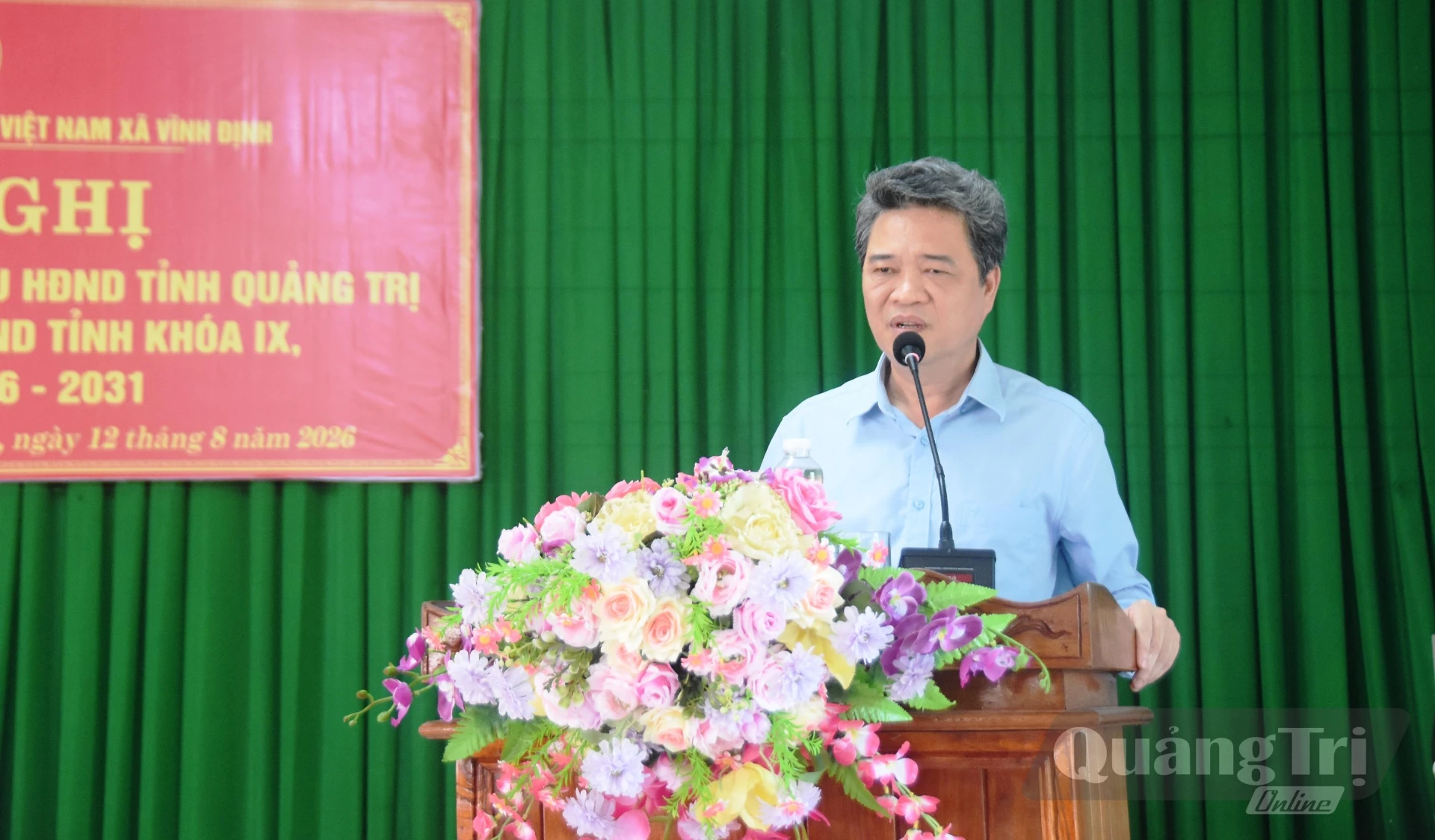 Đại diện tổ đại biểu HĐND tỉnh thông tin với cử tri kết quả kỳ họp thứ 4, HĐND tỉnh khóa IX - Ảnh: Đ.V