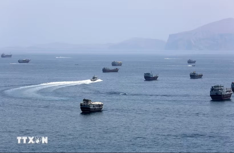Quang cảnh eo biển Hormuz ngày 20/6/2026. (Ảnh: THX/TTXVN phát)