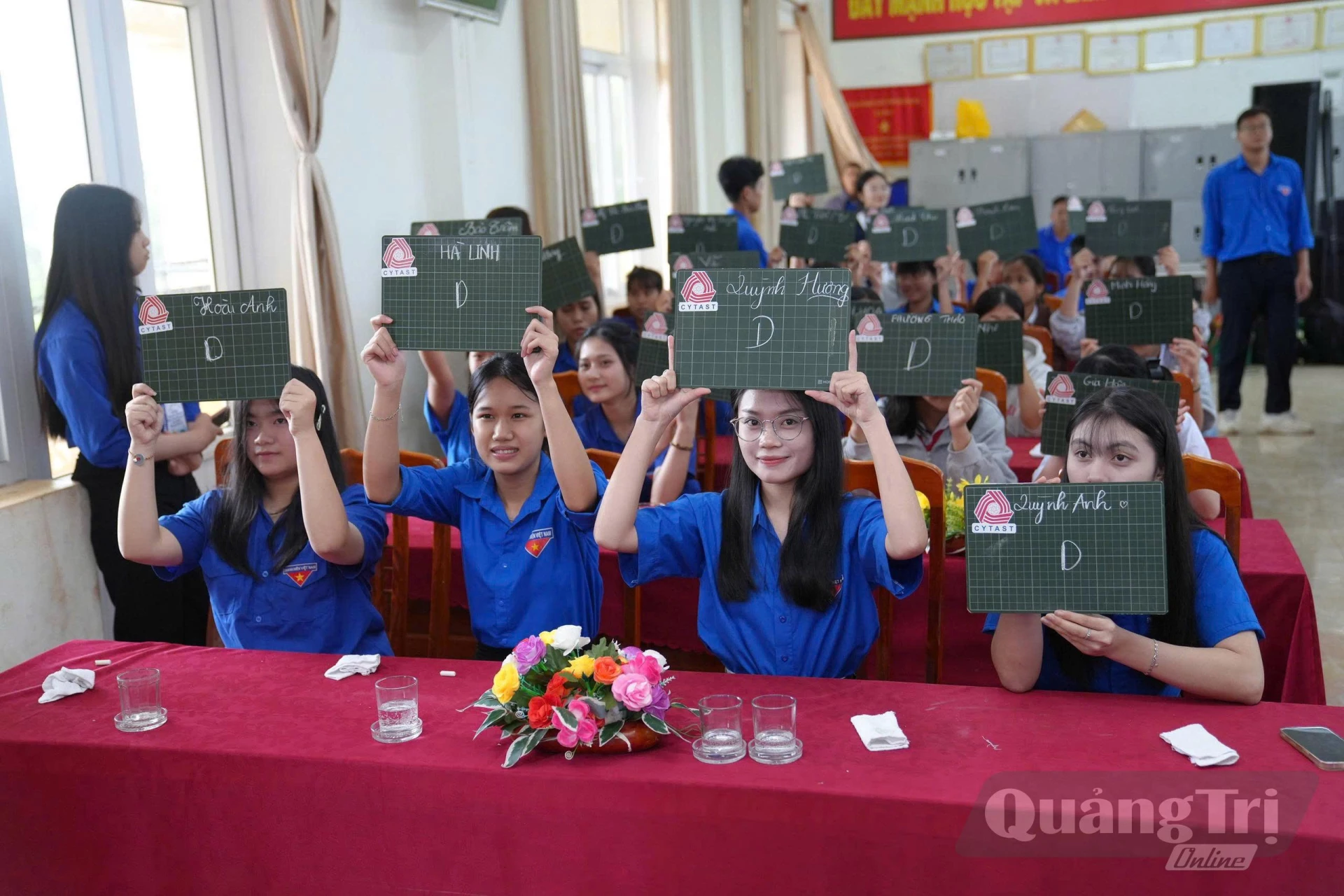 Đông đảo học sinh tham gia cuộc thi Rung chuông vàng Nâng cao năng lực số - Ảnh: L.O