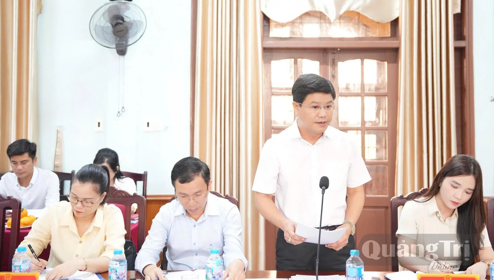 Đại diện lãnh đạo UBND xã Gio Linh phát biểu báo cáo tại buổi làm việc - Ảnh: Mỹ Nhị 