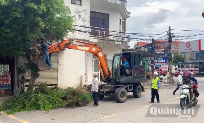 Quyết liệt giải tỏa hành lang an toàn giao thông