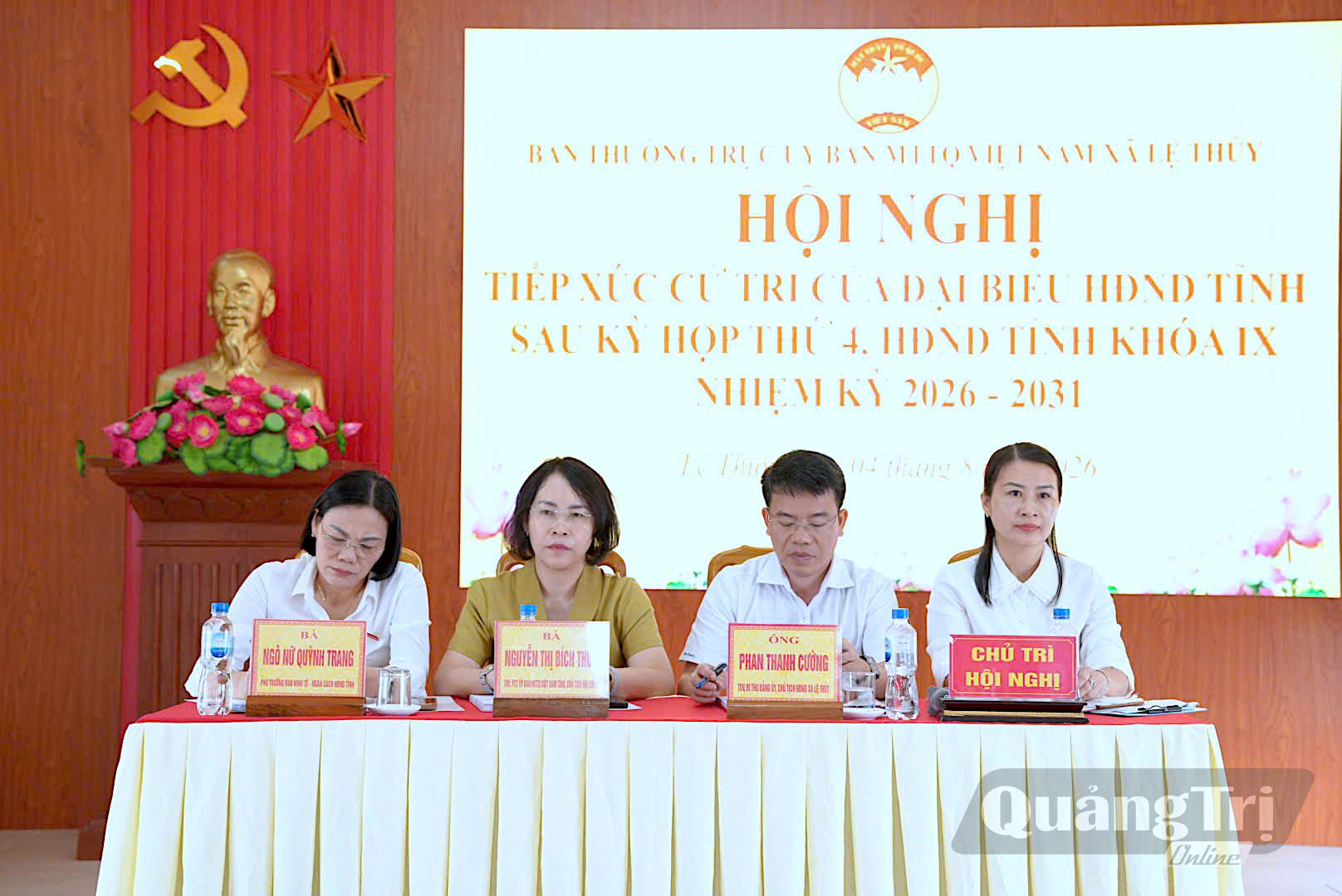 Các đại biểu tham dự hội nghị tiếp xúc cử tri tại xã Lệ Thủy - Ảnh: Quang Ngọc