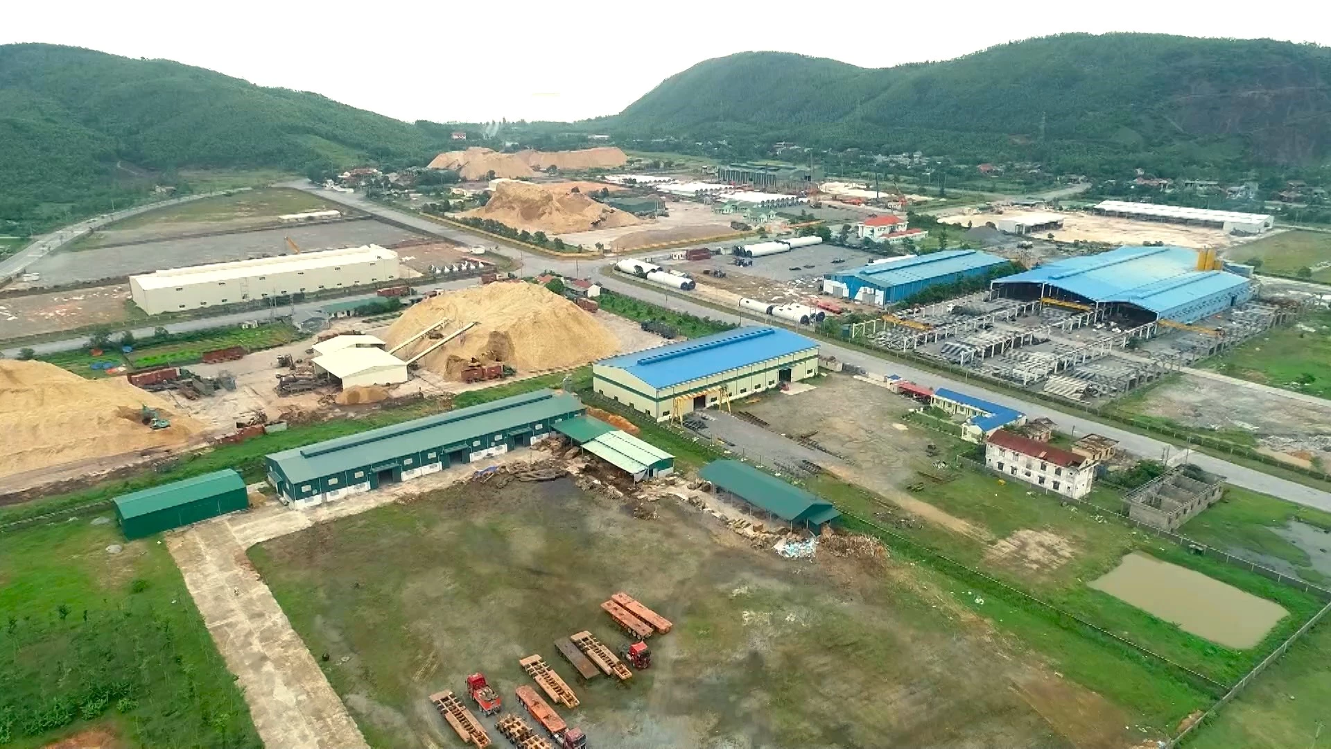 Doanh thu sản xuất công nghiệp 6 tháng đầu năm 2026 tại Khu kinh tế, Khu công nghiệp trên địa bàn tỉnh đạt khoảng 10.565 tỉ đồng - Ảnh: Q.V