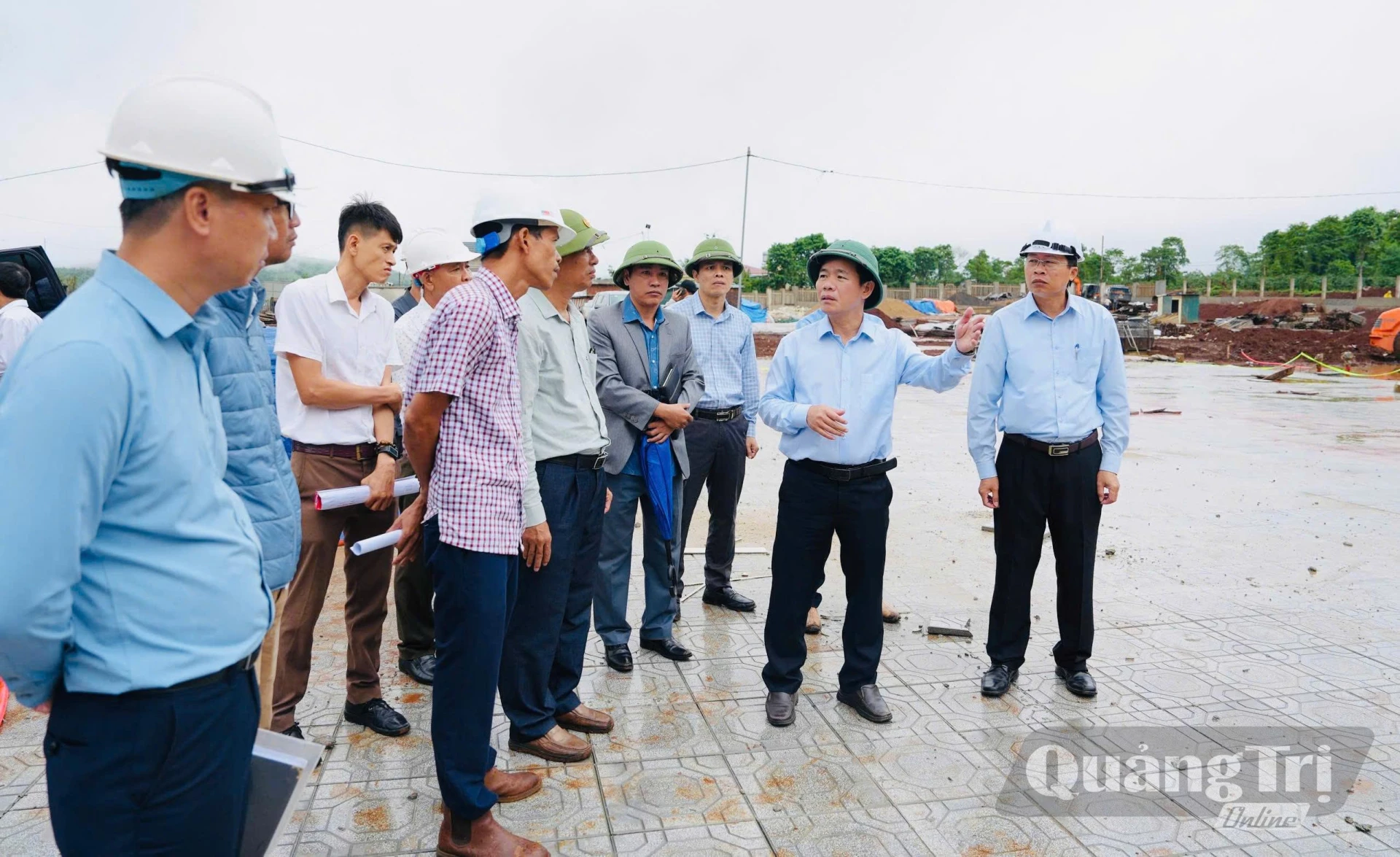 Đồng chí Bí thư Tỉnh ủy kiểm tra tiến độ thi công các công trình trường nội trú liên cấp