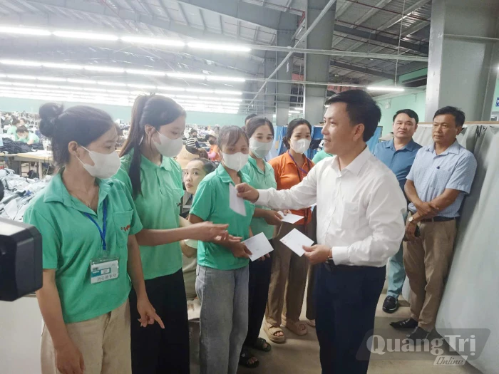 Mặt trận tham gia xây dựng Đảng, chính quyền