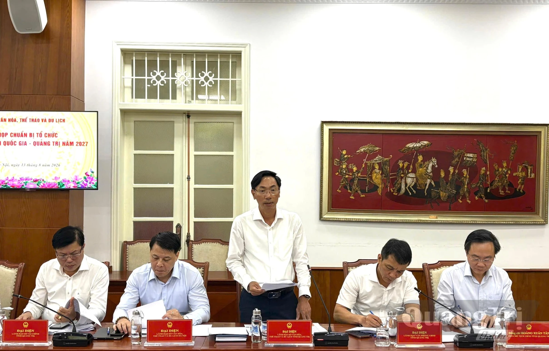 Đại diện lãnh đạo Sở Văn hoá, Thể thao và Du lịch Quảng Trị báo cáo dự thảo đề án tổ chức Năm Du lịch quốc gia 2027 - Ảnh: C.N