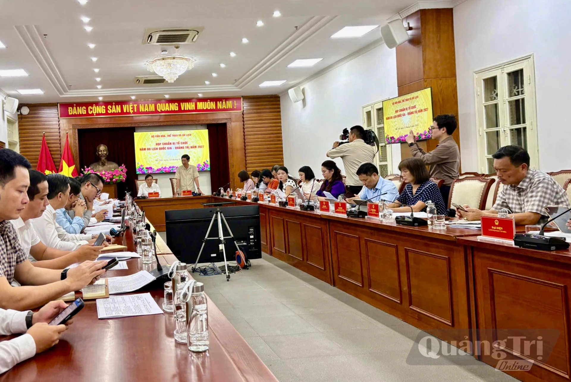 Quang cảnh buổi làm việc - Ảnh:  C.N