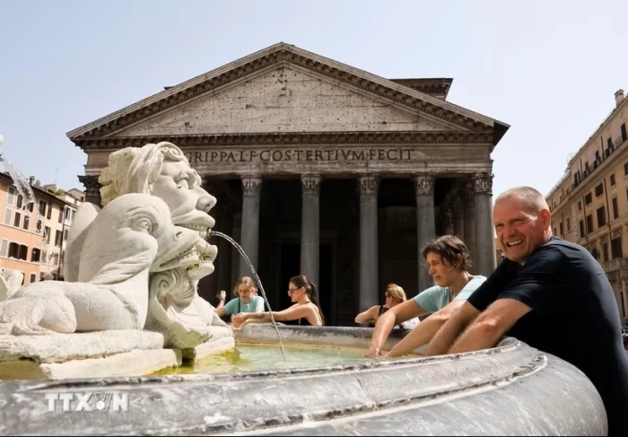 Italy nâng báo động đỏ trên toàn bộ 27 thành phố do nắng nóng kỷ lục