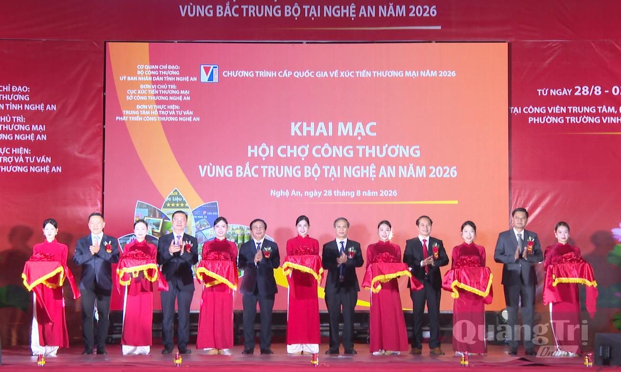 Khai mạc Hội chợ Công thương vùng Bắc Trung bộ-Nghệ An năm 2026 - Ảnh: B.C