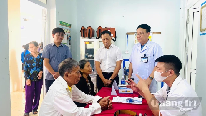 Khám sức khỏe định kỳ cho người có công và người khuyết tật