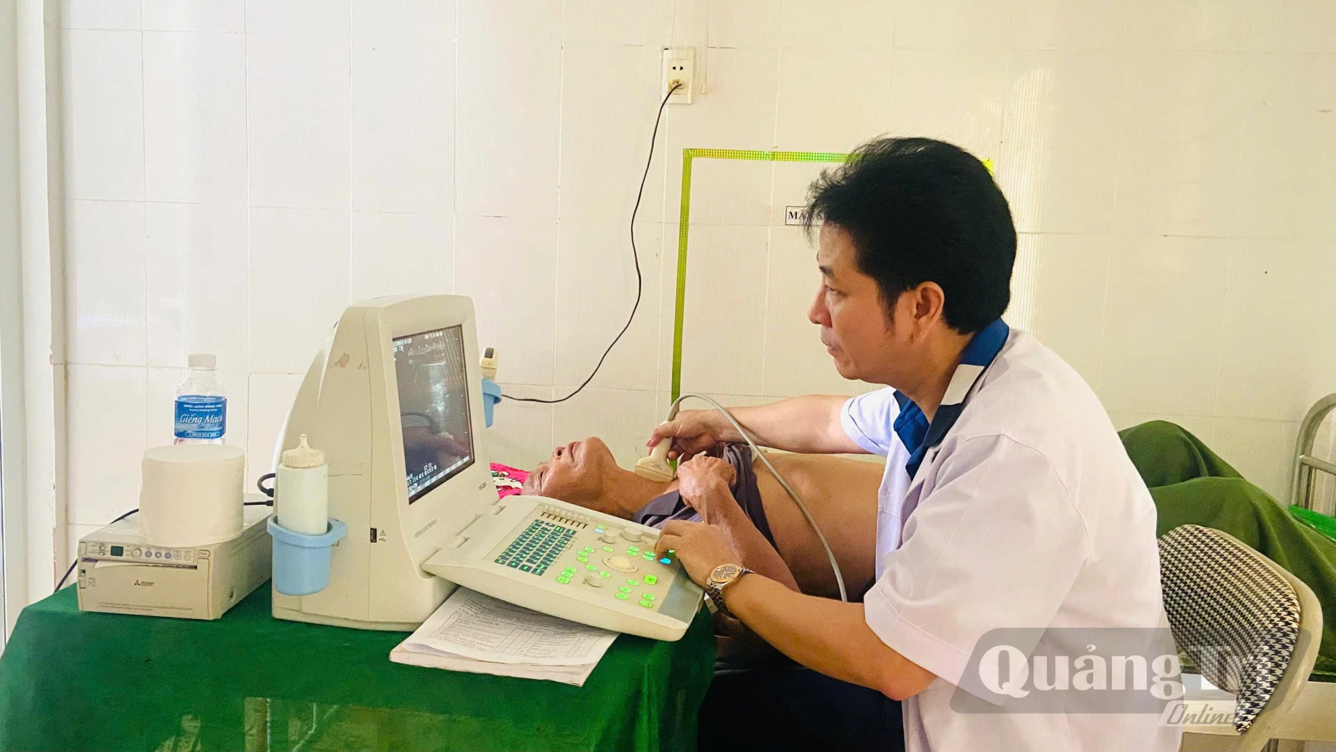 Hoạt động được triển khai theo từng nhóm địa bàn, tại các điểm trạm y tế nhằm tạo điều kiện để người dân - Ảnh: T.N