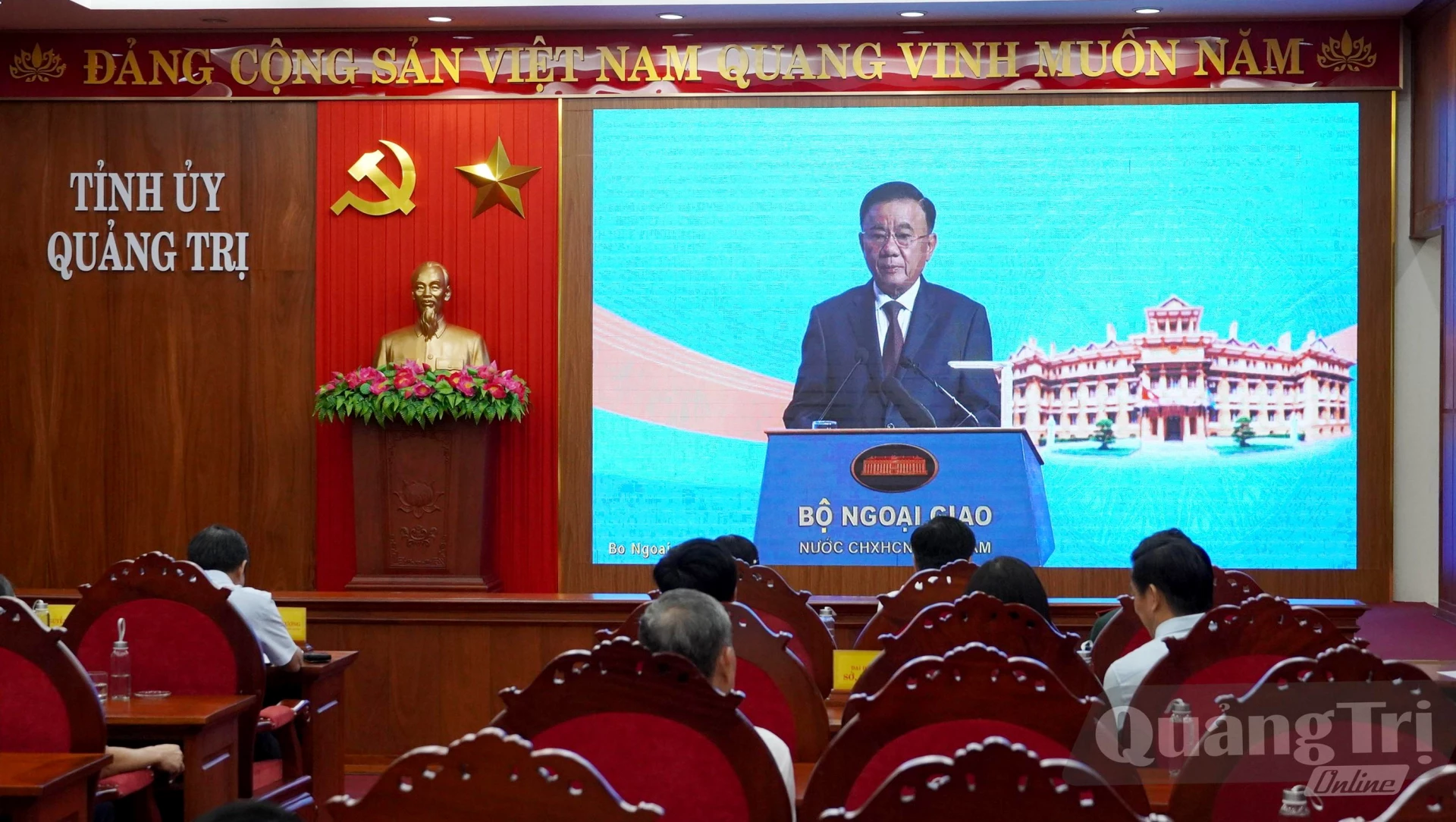 Đồng chí Trần Cẩm Tú, Ủy viên Bộ Chính trị, Thường trực Ban Bí thư phát biểu chỉ đạo tại phiên họp - Ảnh: Q.V
