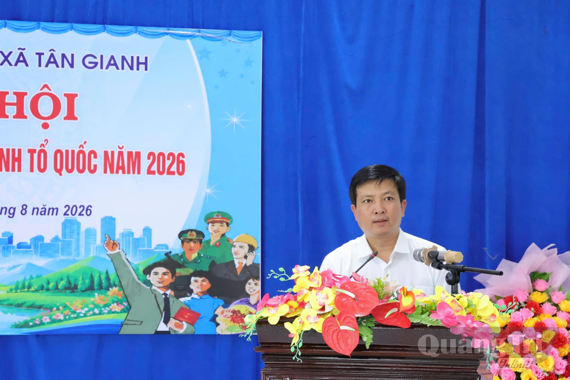 Lãnh đạo xã Tân Gianh phát biểu tại ngày hội - Ảnh: M.N