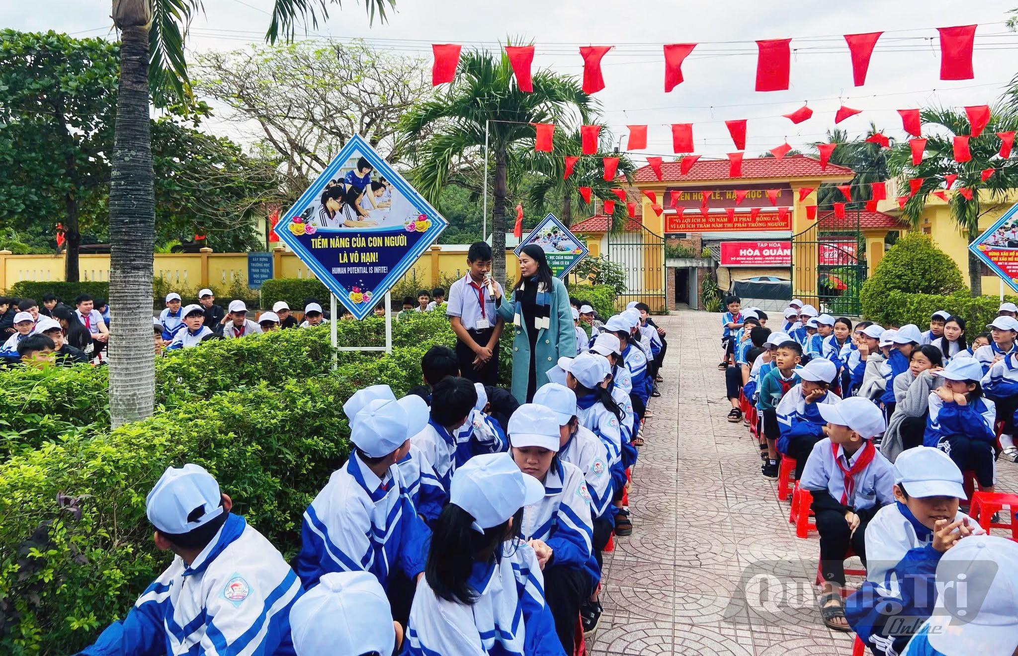 Nhà trường chú trọng xây dựng môi trường giáo dục lành mạnh, thân thiện, tạo điều kiện để mỗi học sinh được phát triển toàn diện cả về tri thức lẫn kỹ năng sống - Ảnh: L.C